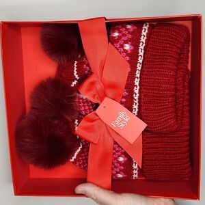 NIB 2 pc Beanie set Mommy and Me. Wine Or Cream (Price For 1 Set)